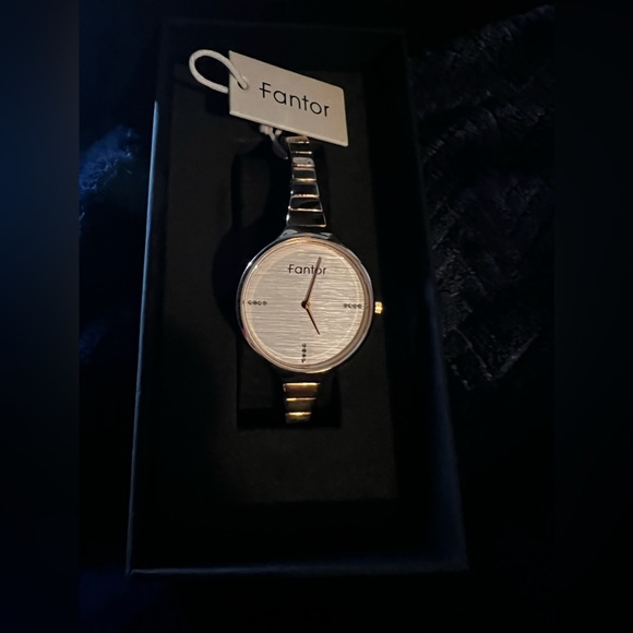 Designer - 👩🎨 Fantor Women’s Luxury Waterproof Bracelet Watch - Rose Gold - Picture 8 of 13